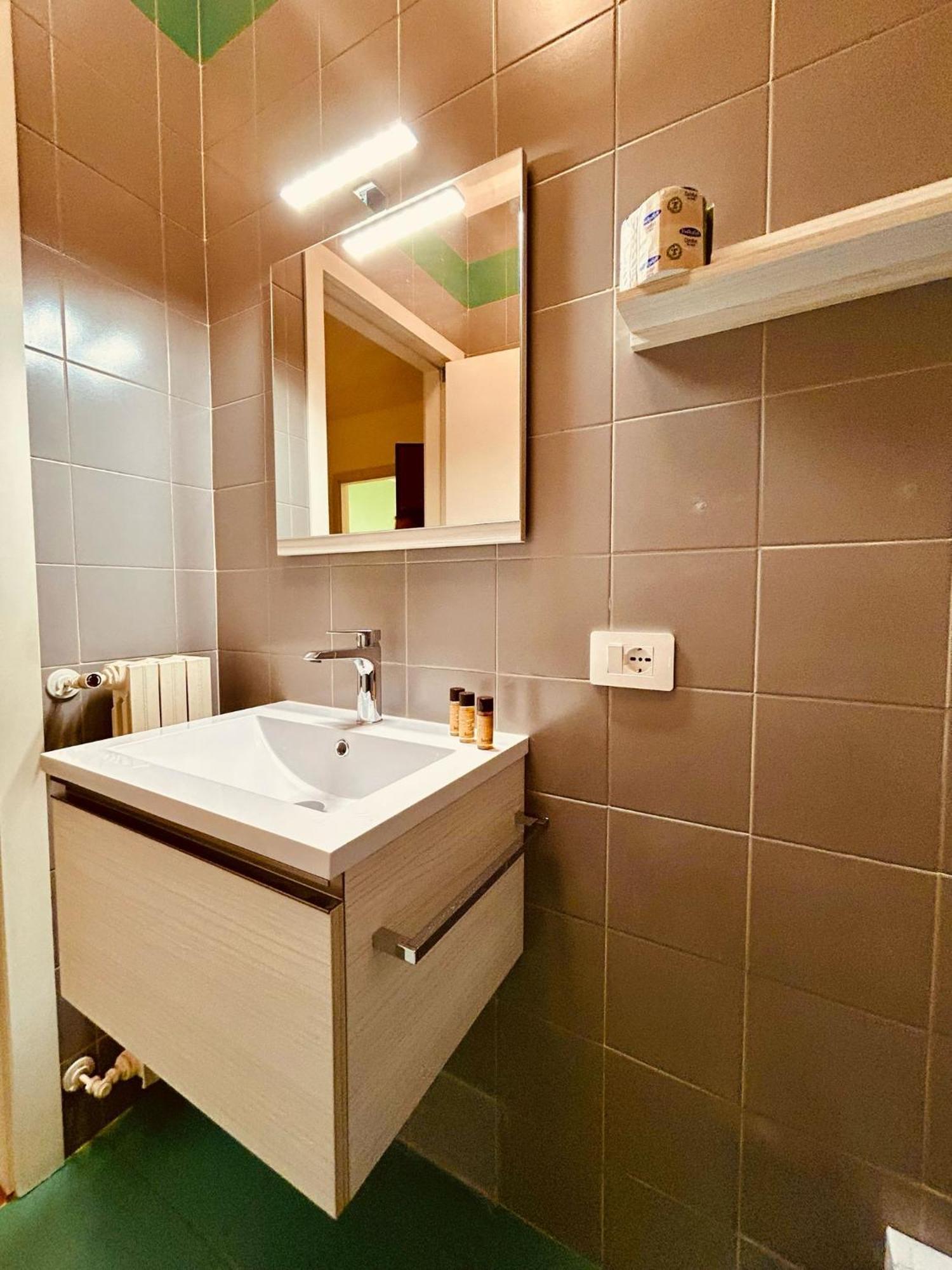 Апартаменты Kibilu - Via Medaglie D'Oro Centro Citta Con Parcheggio Варезе Экстерьер фото